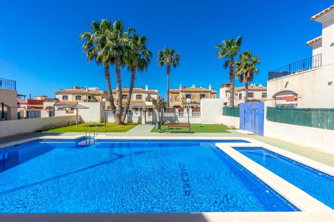 Fh Mediterraneo Torrevieja Eksteriør billede
